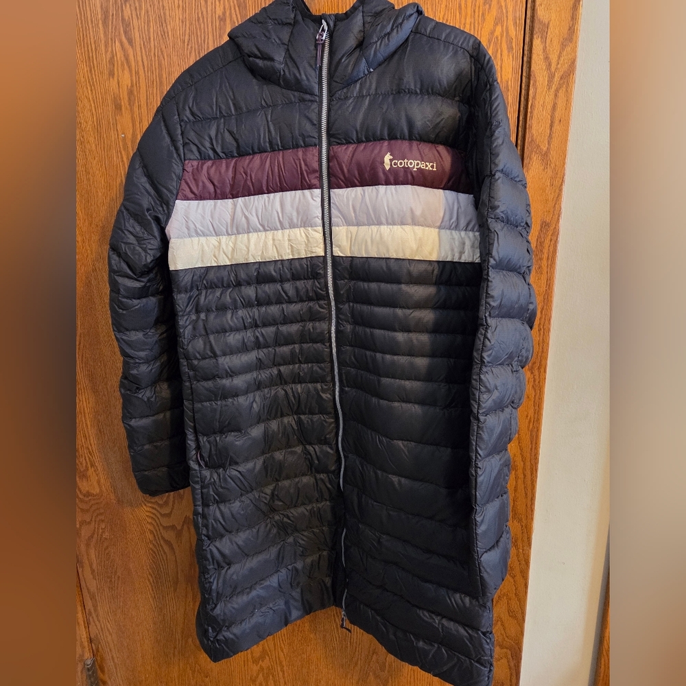 Cotopaxi Fuego Women's Black and Maroon Puffer Jacket